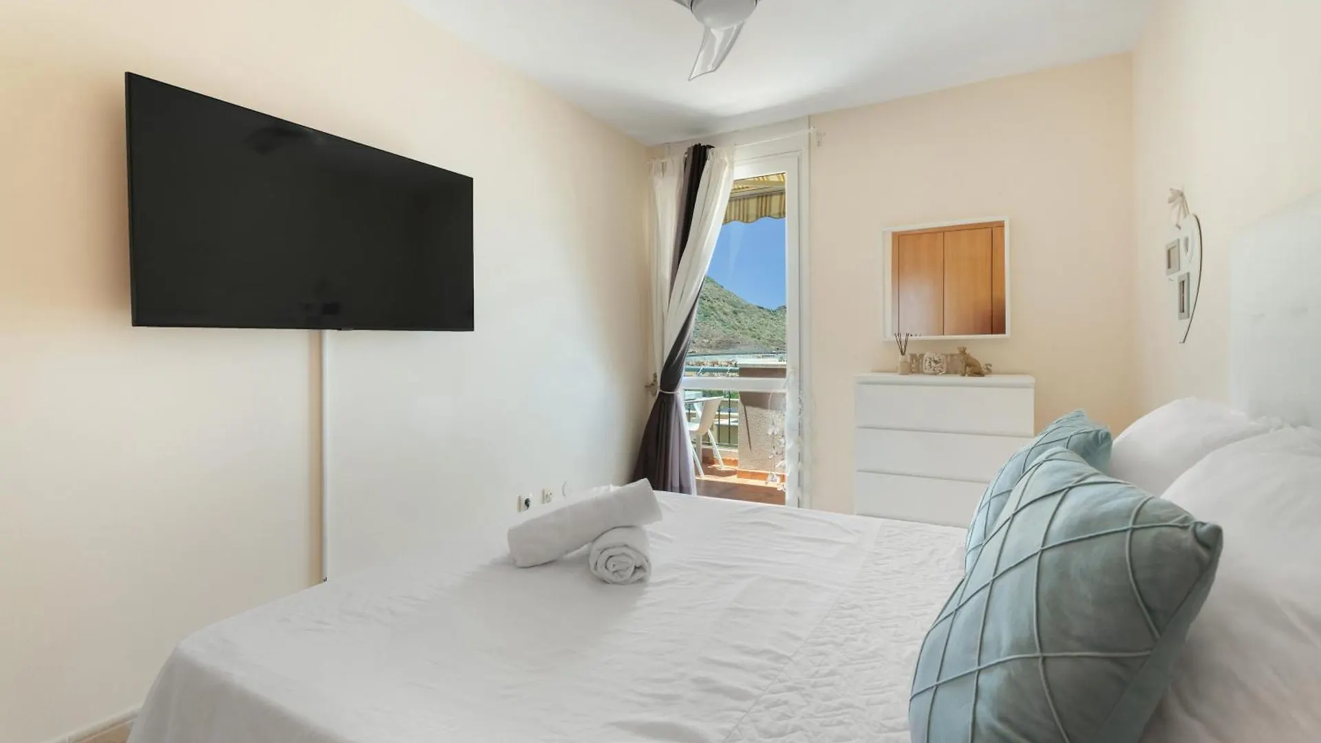 Grand View Apartment 아데제