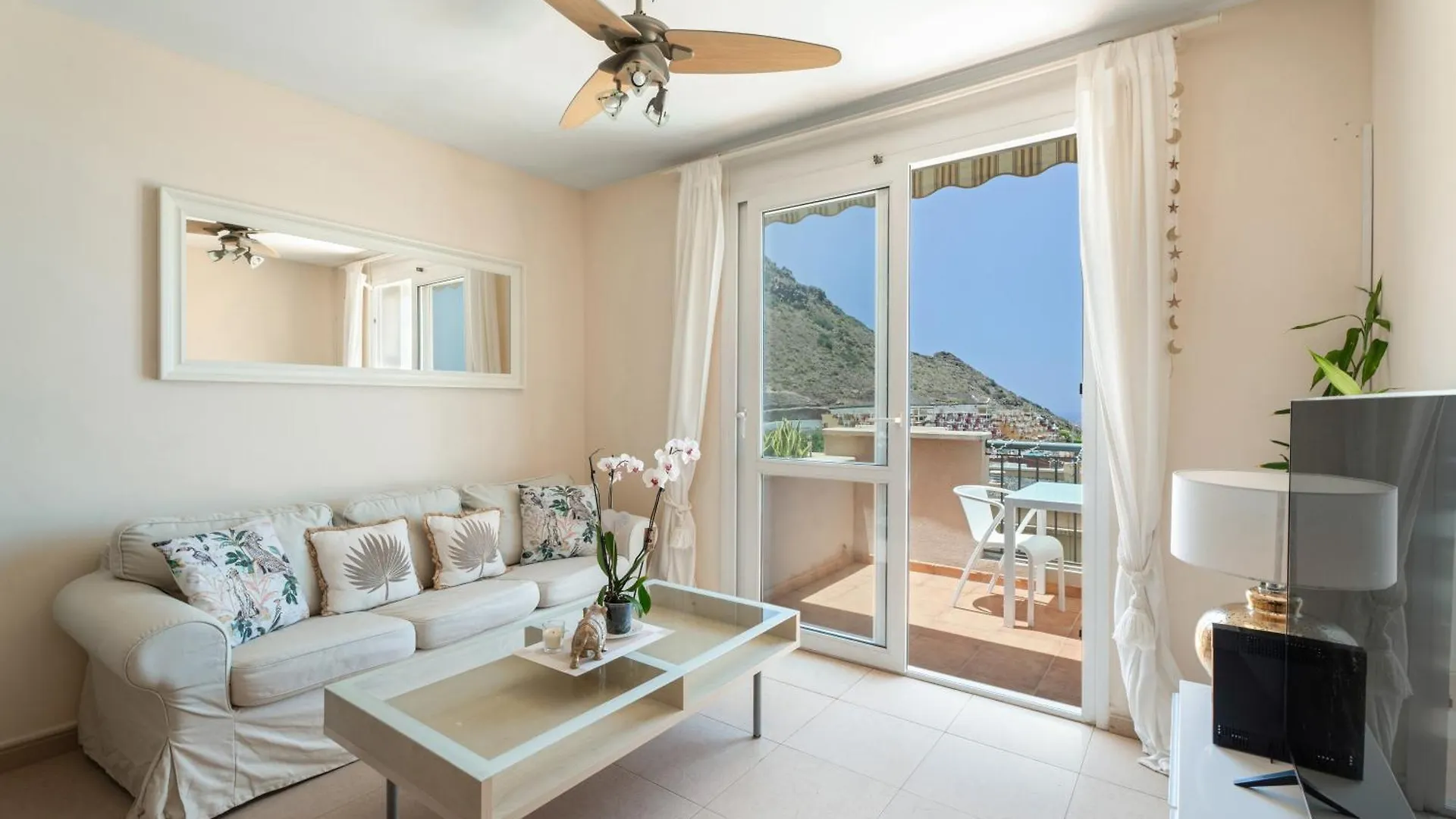 Grand View Apartment 아데제